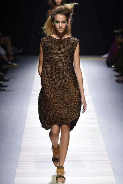 Look 30
